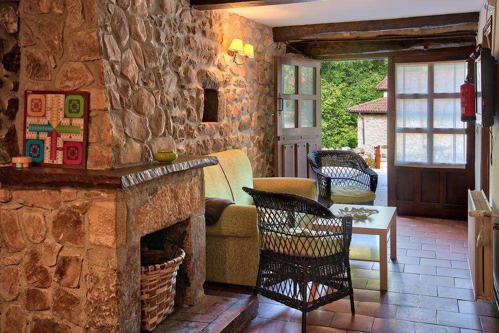 Alles Casas Rurales La Tahona De Besnes 게스트하우스 외부 사진
